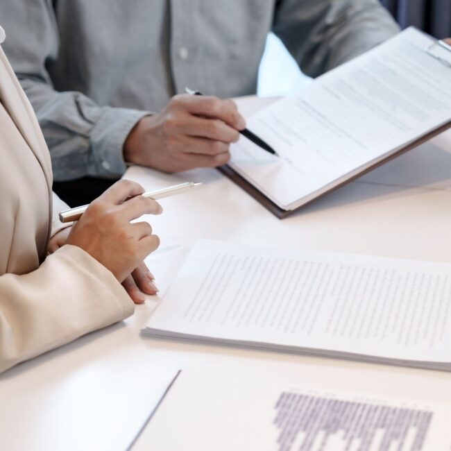 abogado especialista en contratos